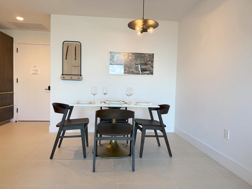 Share laughter and delicious moments around this charming table.