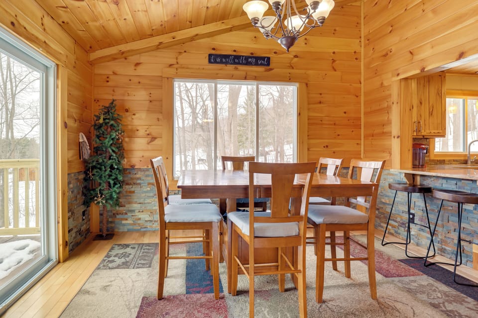 Main House | Interior | Dining Area | Free WiFi