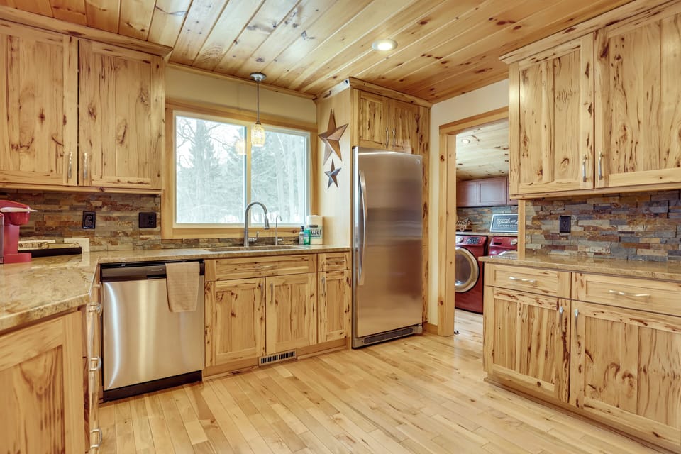 Main House Kitchen | 1st Floor | Keurig | Dishwasher | Cooking Basics