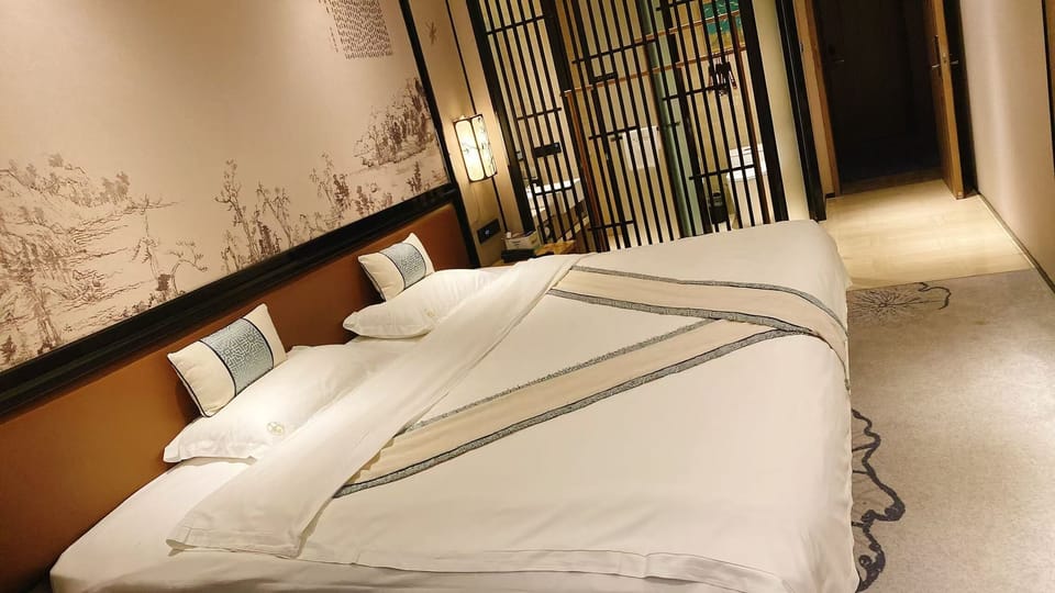 Business Single Room | Desk, laptop workspace, iron/ironing board, free WiFi