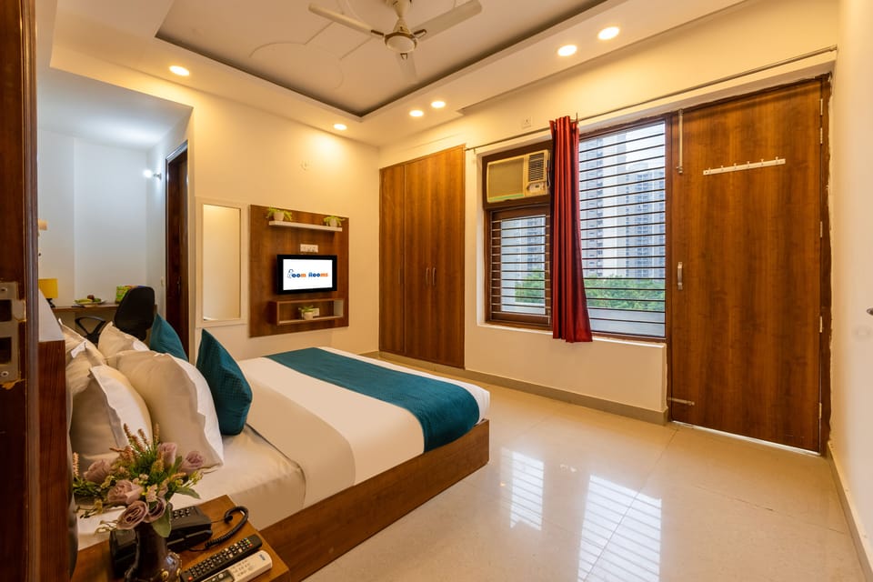 Deluxe Room, Balcony, Garden View | Desk, laptop workspace, blackout drapes, soundproofing