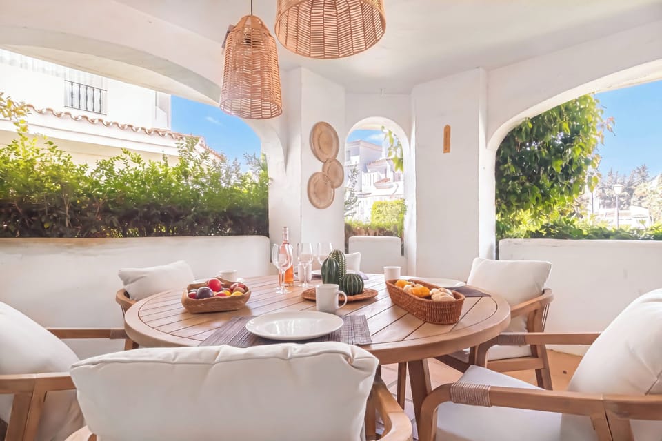Honeymoon Apartment, 2 Bedrooms, 2 Bathrooms, Mountainside (Los Naranjos de Marbella Luxury) | Outdoor dining