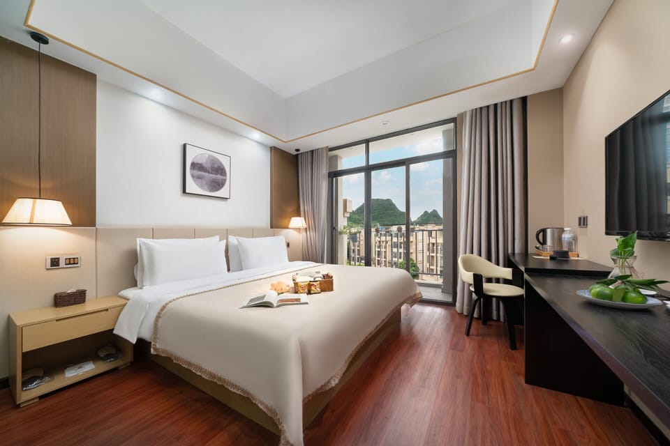 Luxury Double Room, Hill View | Premium bedding, blackout drapes, soundproofing, WiFi (free)