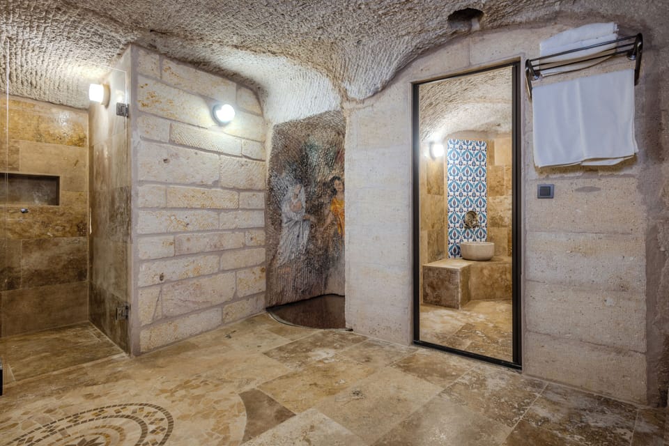 King Suite With Turkish Bath | Bathroom | Free toiletries, hair dryer, slippers, towels