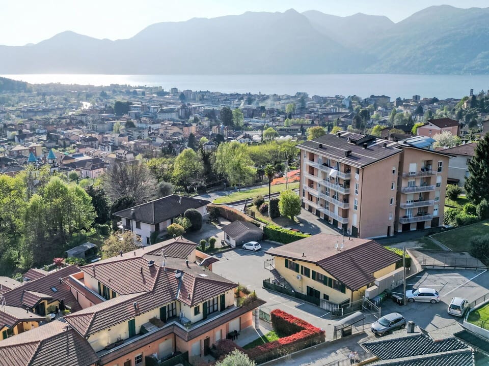 Residential Area, Urban Area, Town, Neighbourhood, Landscape, Home, Suburb, Urban Design, Human Settlement, Apartment