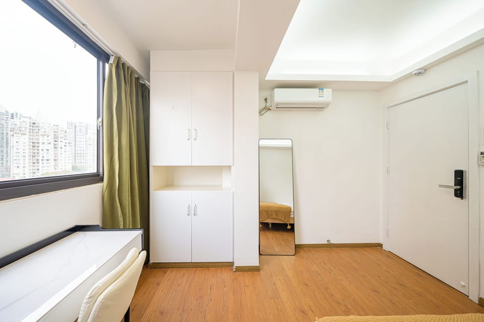 Comfort Apartment, 4 Bedrooms, Non Smoking | Desk, laptop workspace, blackout drapes, iron/ironing board