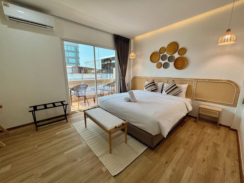 Sweet Double Room | In-room safe, blackout drapes, free WiFi, bed sheets