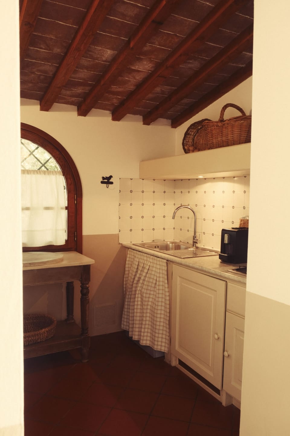 Apartment | Private kitchen | Fridge, stovetop, dishwasher, electric kettle