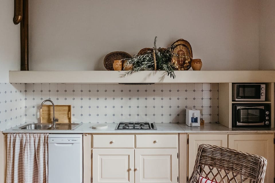 Studio | Private kitchen | Fridge, stovetop, dishwasher, electric kettle