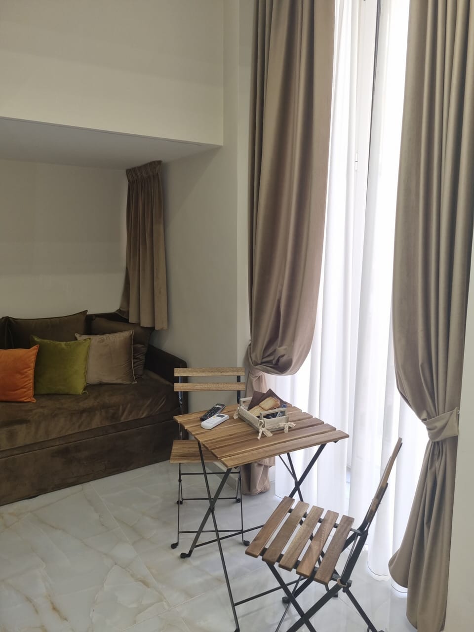 Standard Twin Room, Balcony, Courtyard View | Desk, laptop workspace, free WiFi