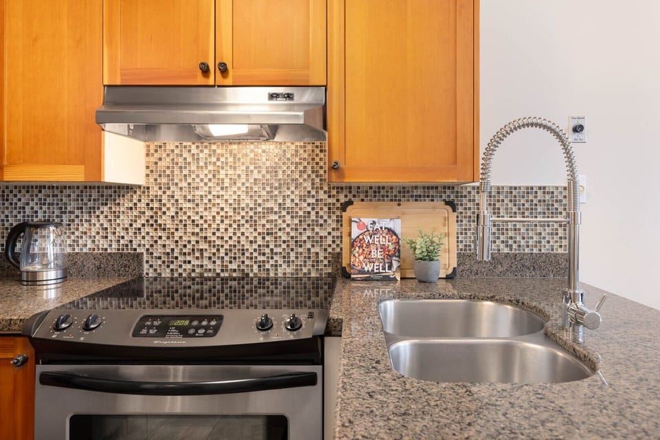 Cook, dine, and unwind in style