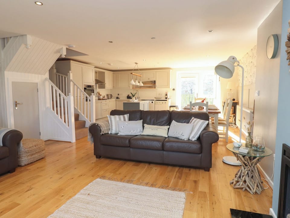 Cottage | Living area