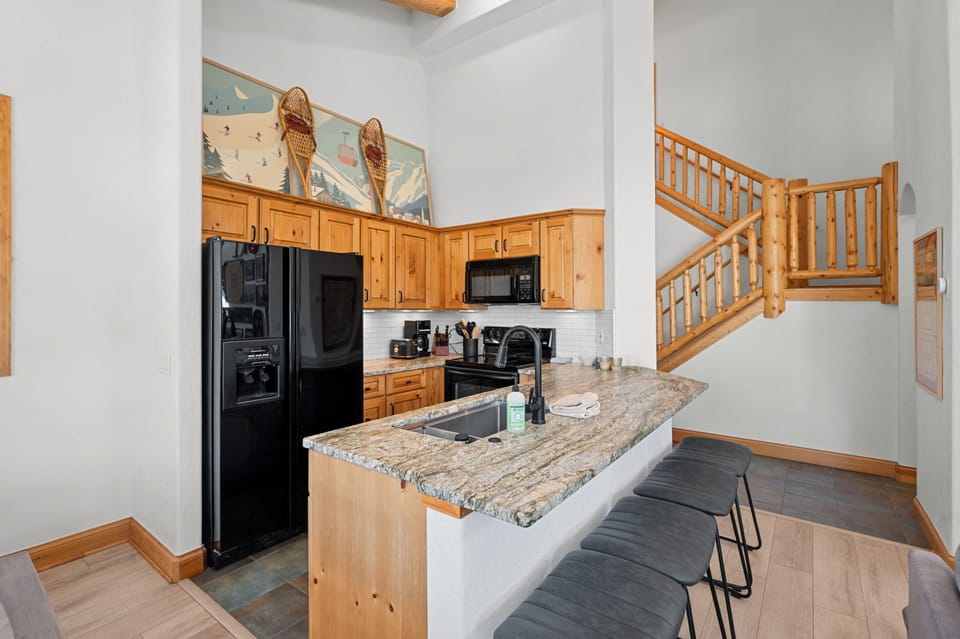 Chef's kitchen to make cooking a breeze!