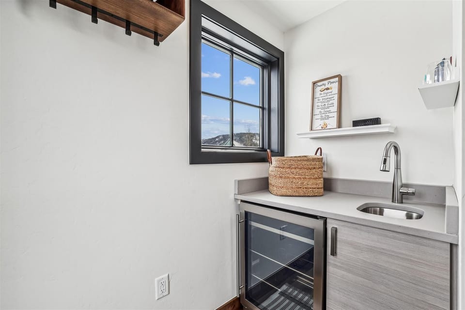 Wet Bar, Decked Out Downtown, Frisco Vacation Rental