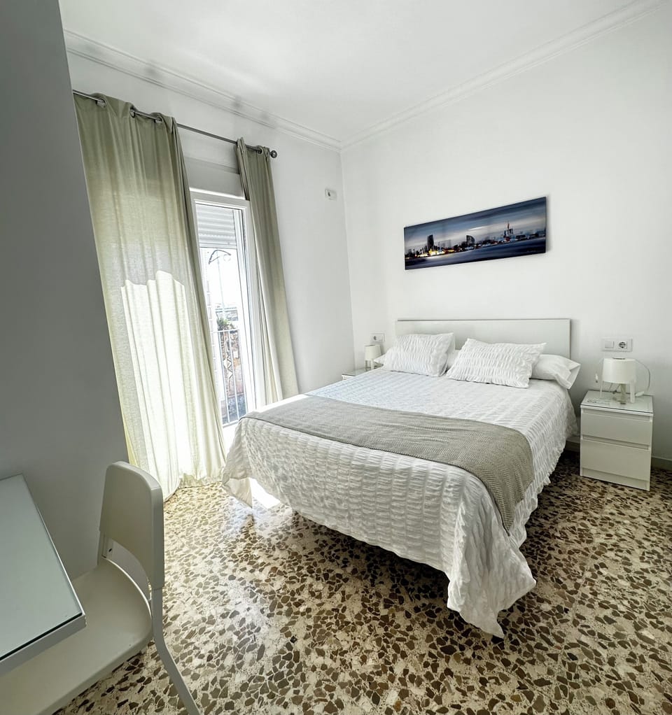 Double Room, City View | Desk, free WiFi, bed sheets