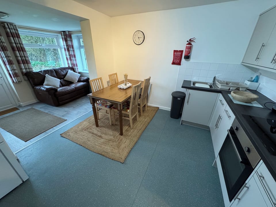 Kitchen Dining Area