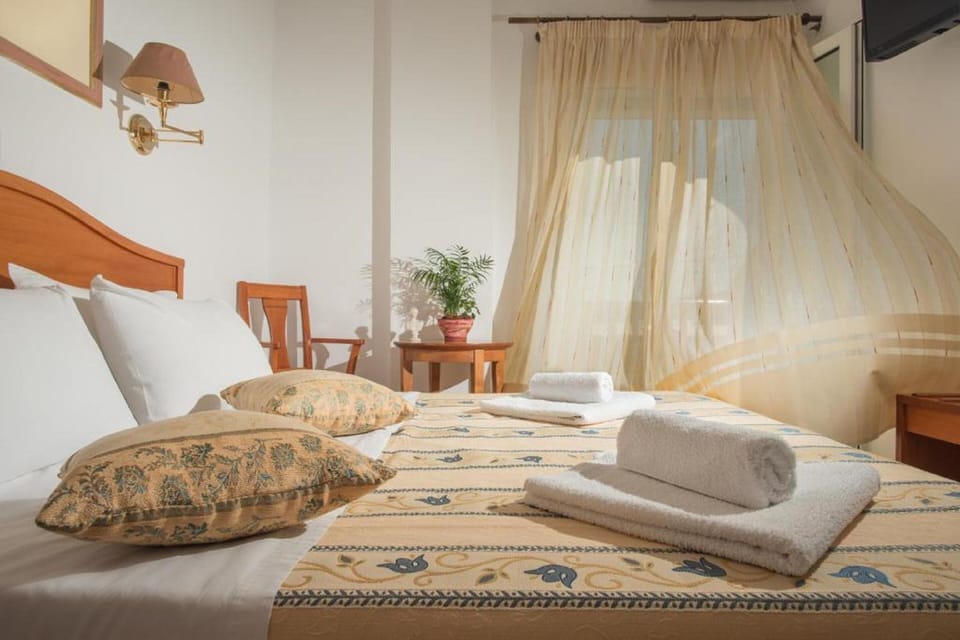 In-room safe, free WiFi, bed sheets