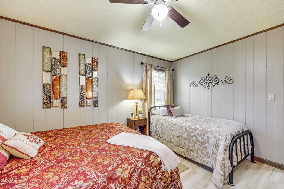 House (2 Bedrooms) | Interior
