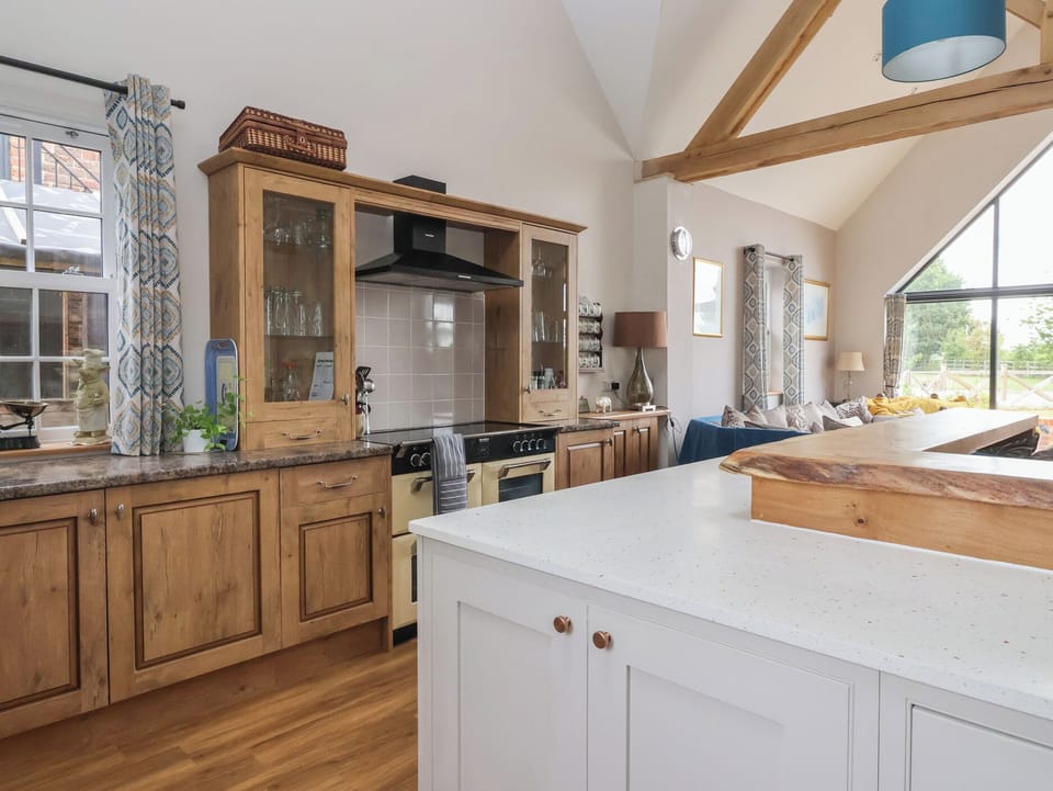 Cottage | Private kitchen | Fridge, microwave, dishwasher, toaster