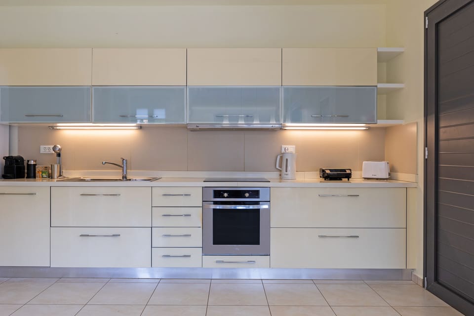 Villa, 2 Bedrooms, Garden View | In-room dining
