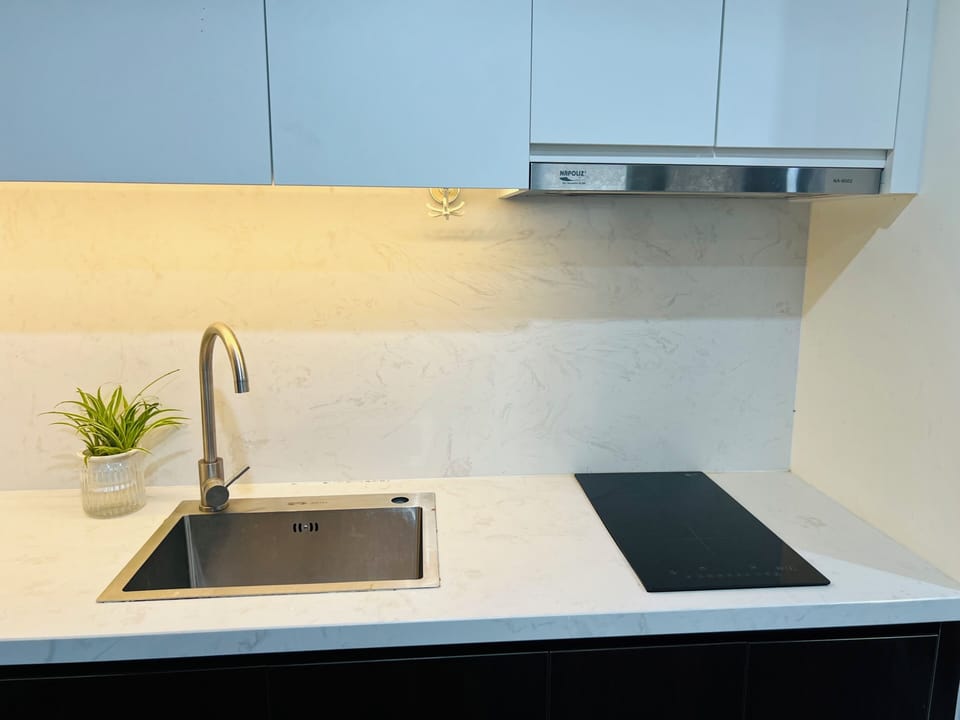 Luxury Apartment, Beach View | Private kitchen