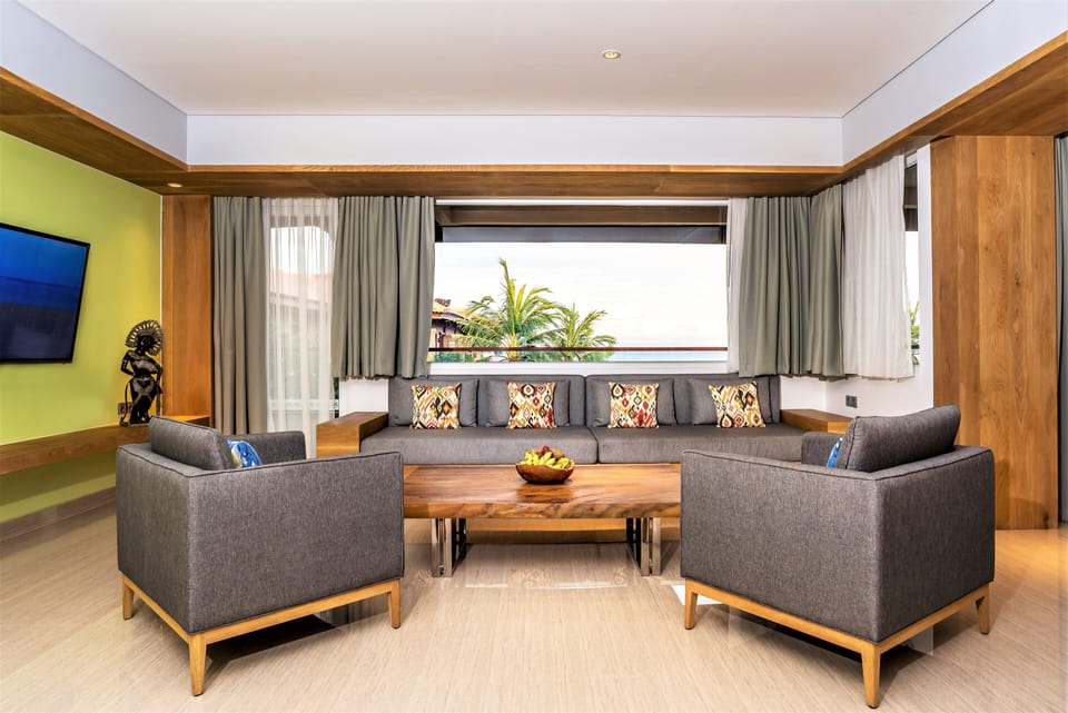 In-room safe, blackout drapes, free WiFi, bed sheets