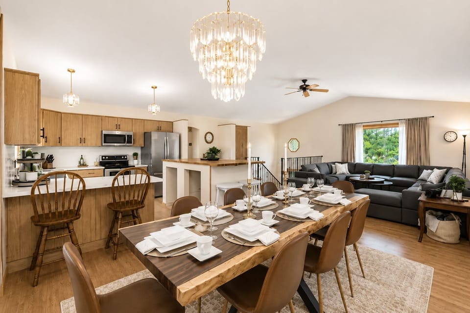 Open floor plan, featuring large dining table