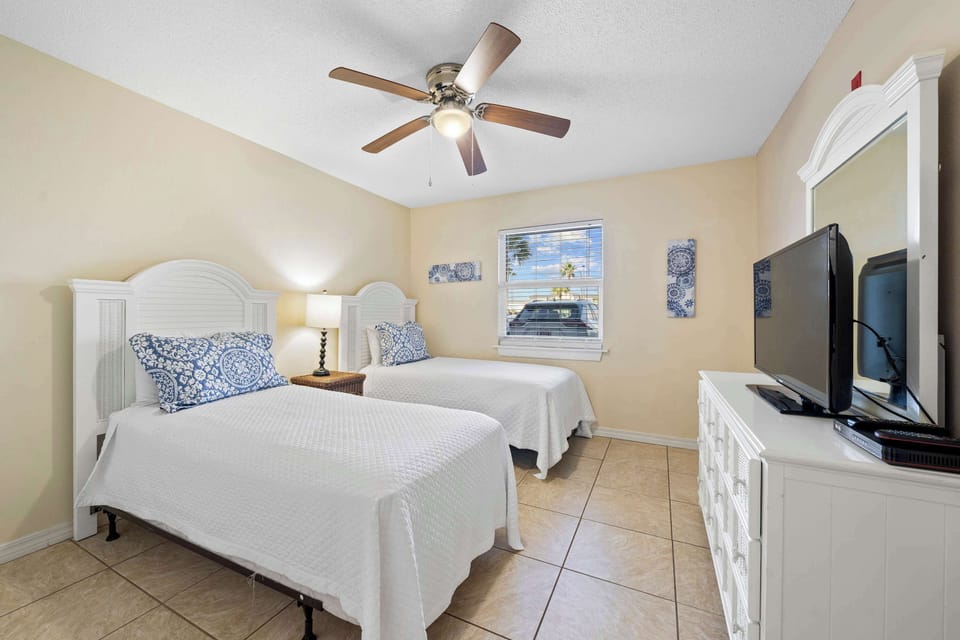 Guest bedroom