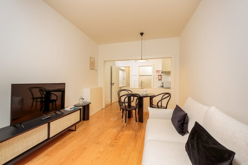 Apartment | Living room | Fireplace