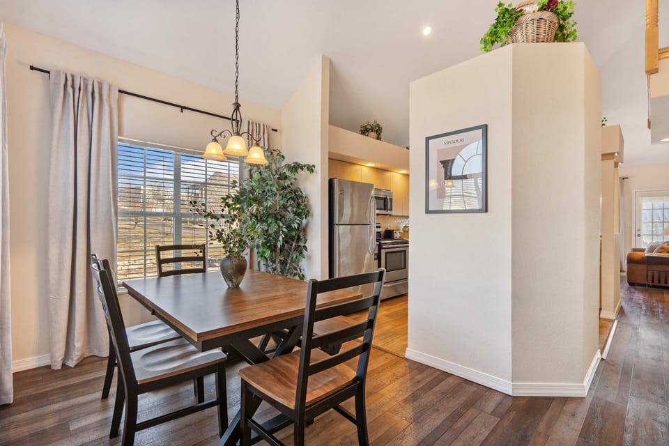 Condo, Multiple Beds, Balcony, Garden View (Meadow Brook Resort Getaway) | Dining