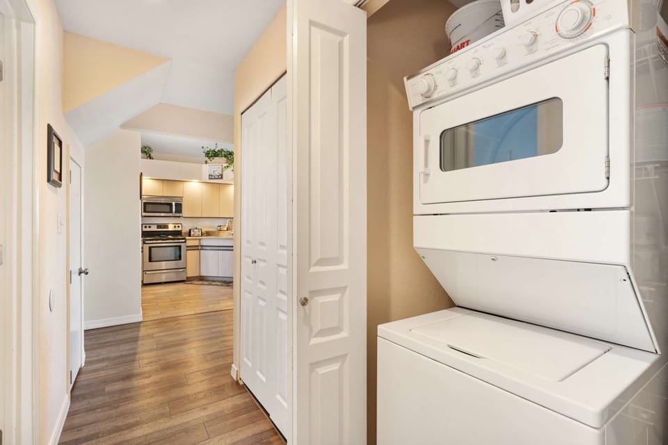 Condo, Multiple Beds, Balcony, Garden View (Meadow Brook Resort Getaway) | Interior