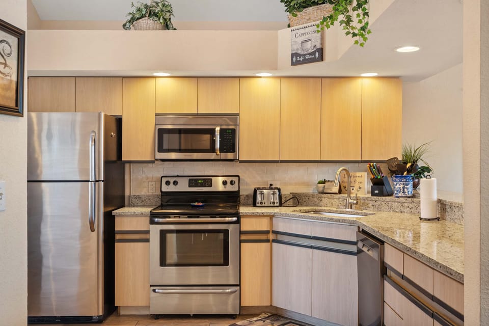 Condo, Multiple Beds, Balcony, Garden View (Meadow Brook Resort Getaway) | Private kitchen | Fridge, microwave, stovetop, dishwasher