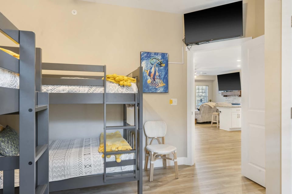 Condo, Multiple Beds, Balcony (Pleasant View on Taneycomo) | 3 bedrooms, individually decorated, individually furnished
