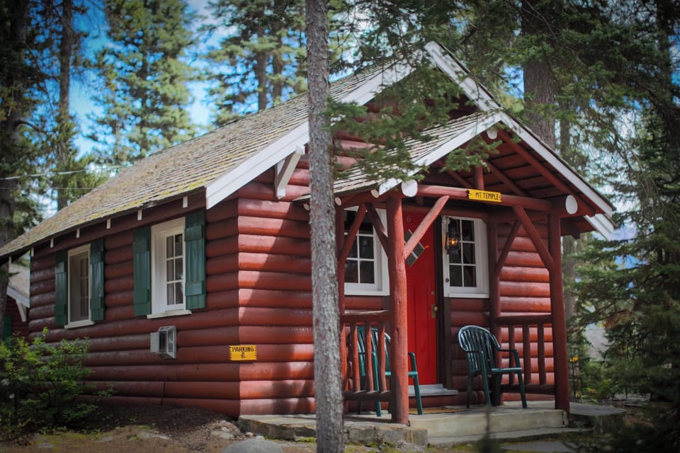 A charming heritage cabin nestled among the trees, offering a peaceful retreat in the heart of nature.