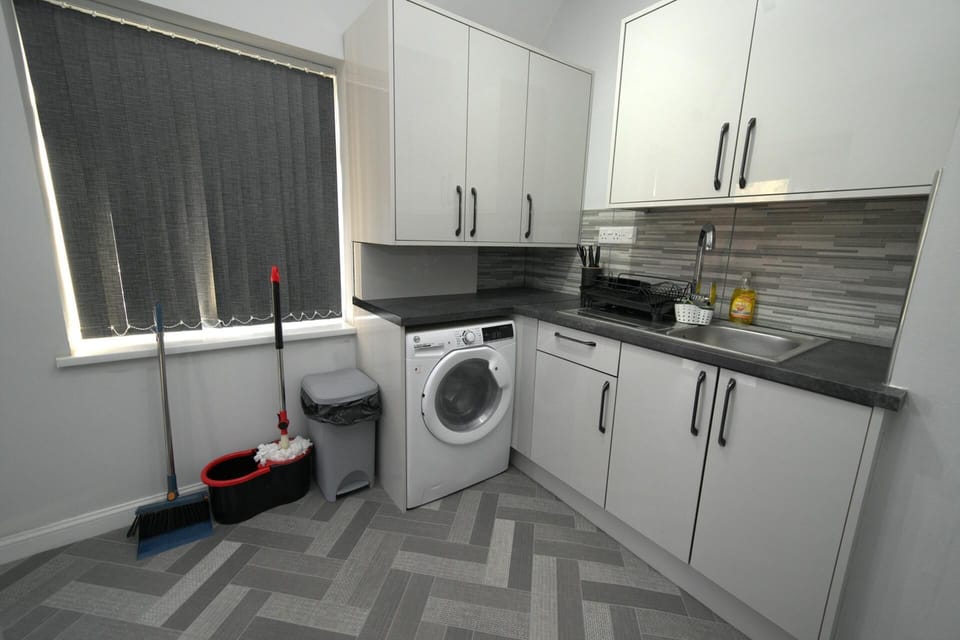Apartment | Private kitchen | Fridge, microwave, oven, stovetop