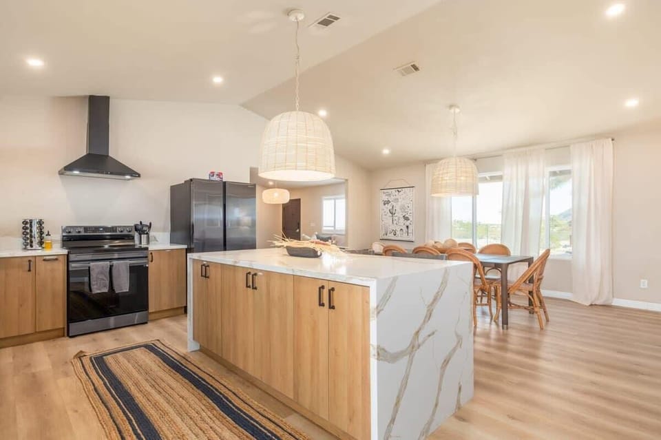House, Desert View (4 Bedrooms) | Private kitchen | Fridge, microwave, oven, dishwasher