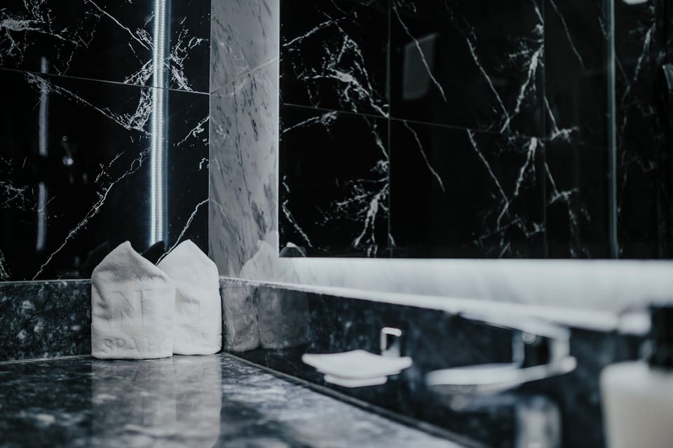 Shower, hair dryer, bathrobes, slippers