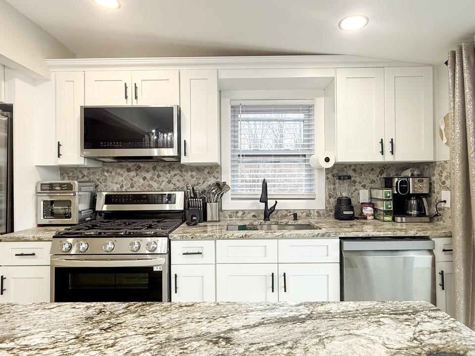 Full kitchen