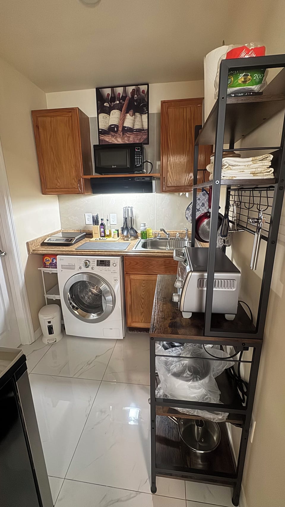 Kitchen with washer dryer