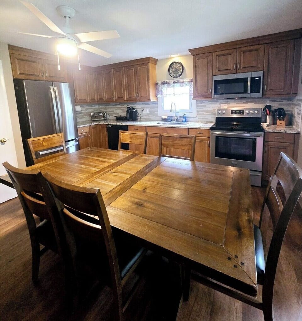 Large eat in kitchen