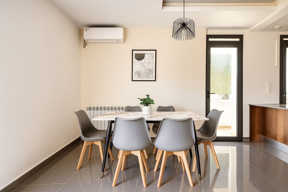 Basic Apartment | Living area
