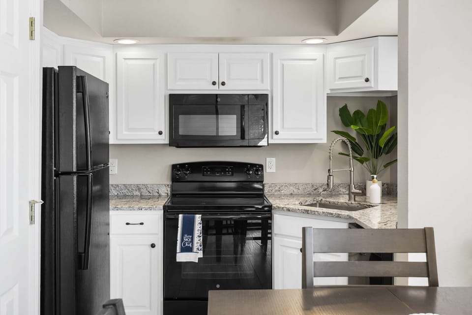 Condo, Multiple Beds, Balcony (Stillwater Retreat) | Private kitchen | Fridge, microwave, oven, stovetop