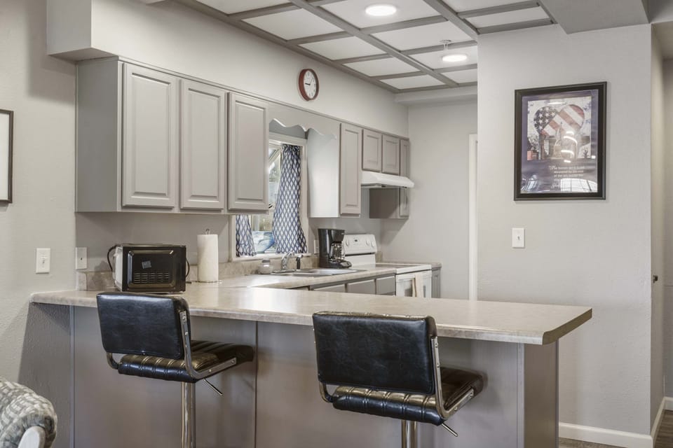 Condo, Multiple Beds, Patio, Golf View (Stonebridge Condo) | Private kitchen | Fridge, microwave, oven, stovetop