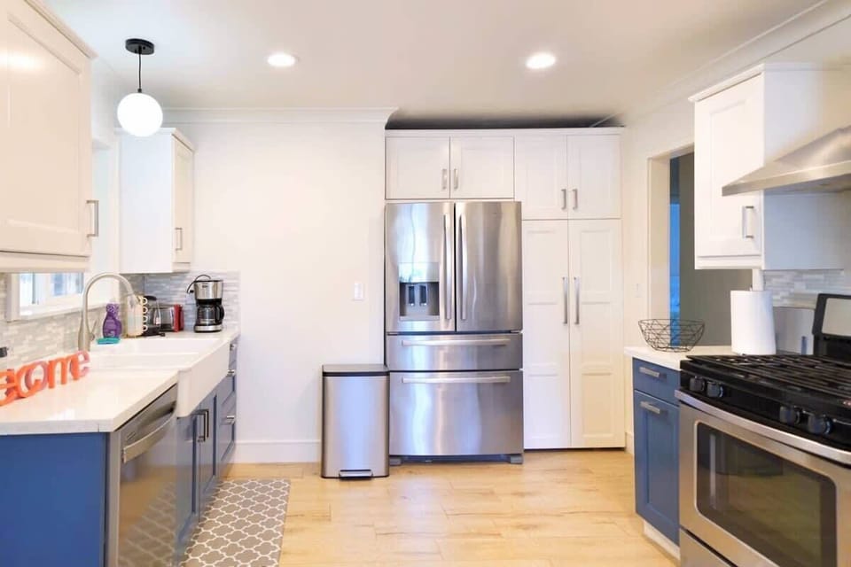 House, Garden View (4 Bedrooms) | Private kitchen | Microwave, oven, stovetop, coffee/tea maker