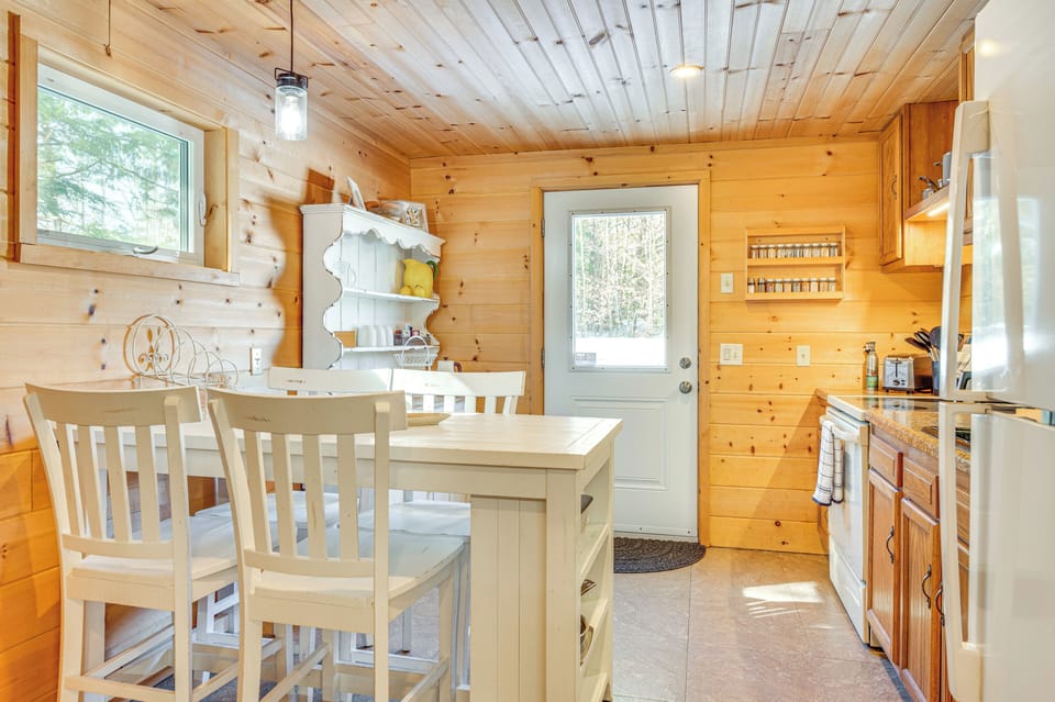 Kitchen | 1st Floor | Cooking Basics | Stove/Oven