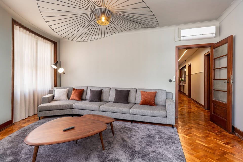 Apartment | Living area | Fireplace