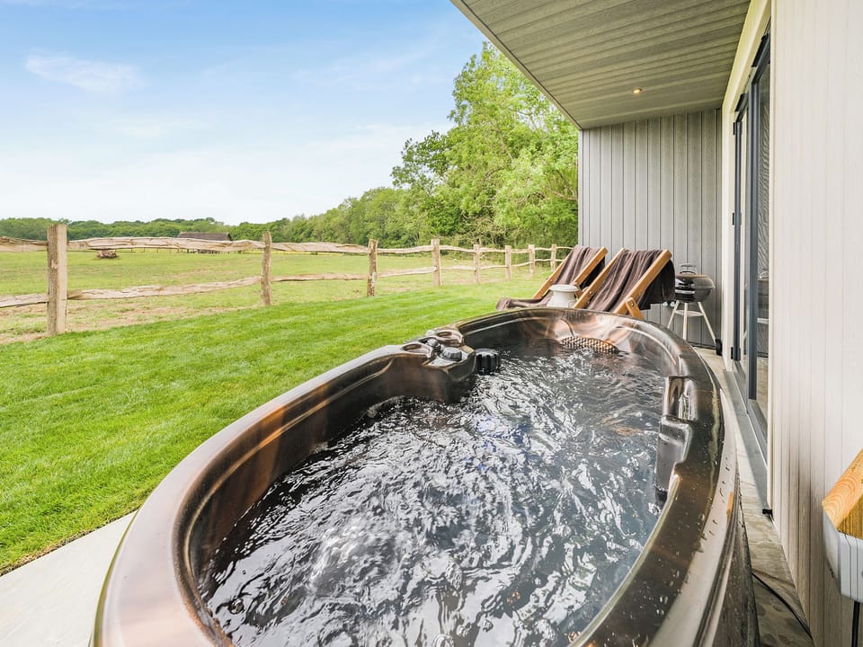 Hot tub | Hillview, Horsham
