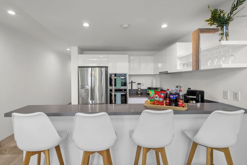 Deluxe Loft, 1 Bedroom | Dining room