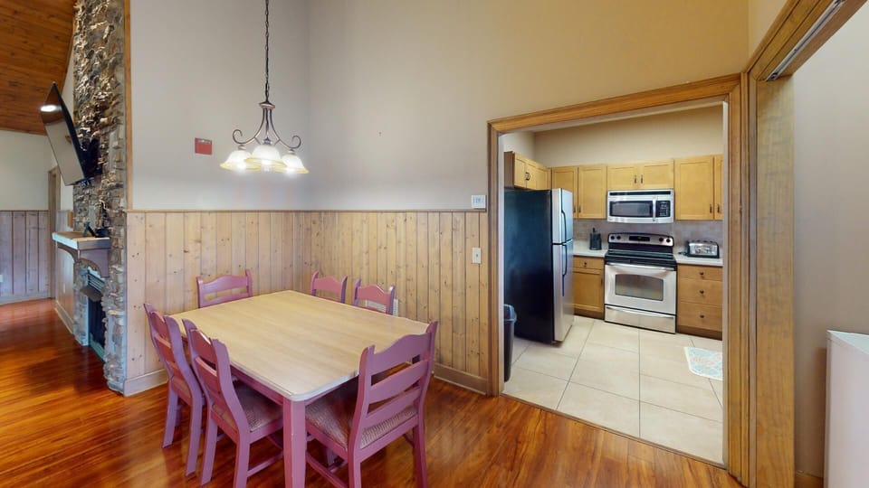 448 Day Springs Rd Kitchen