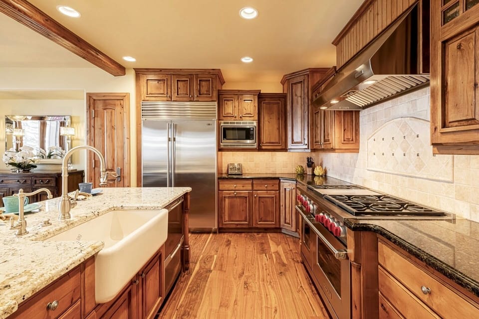 Fully equipped chef's kitchen
